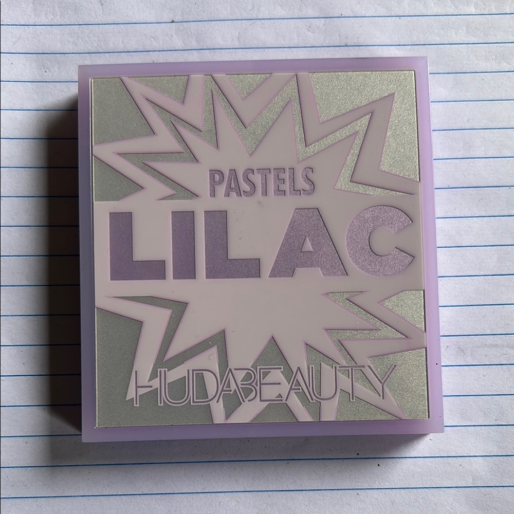 HUDA BEAUTY Pastels Lilac Palette with Silver Accents